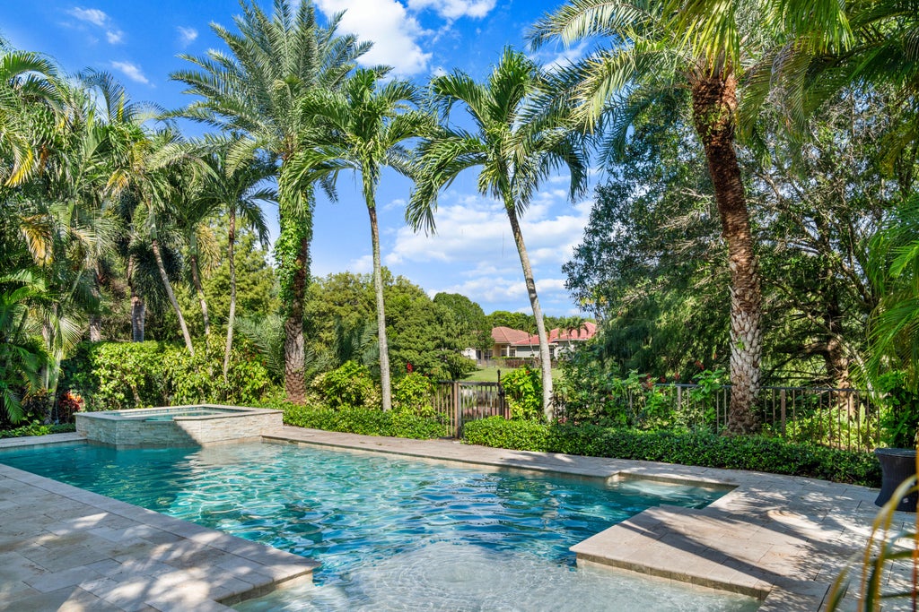 Photo of 182 Via Veracruz, Jupiter, FL 33458 (MLS # B26087120)