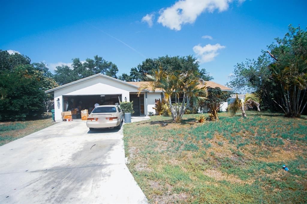 Photo of 461 SW Byron Street, Port Saint Lucie, FL 34983 (MLS # R10733206)