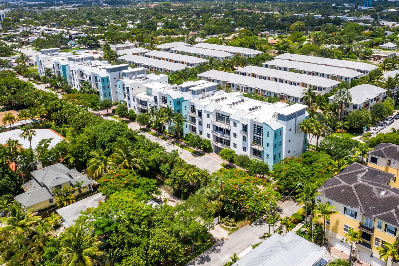 MERIDIAN DELRAY CONDO - Residential