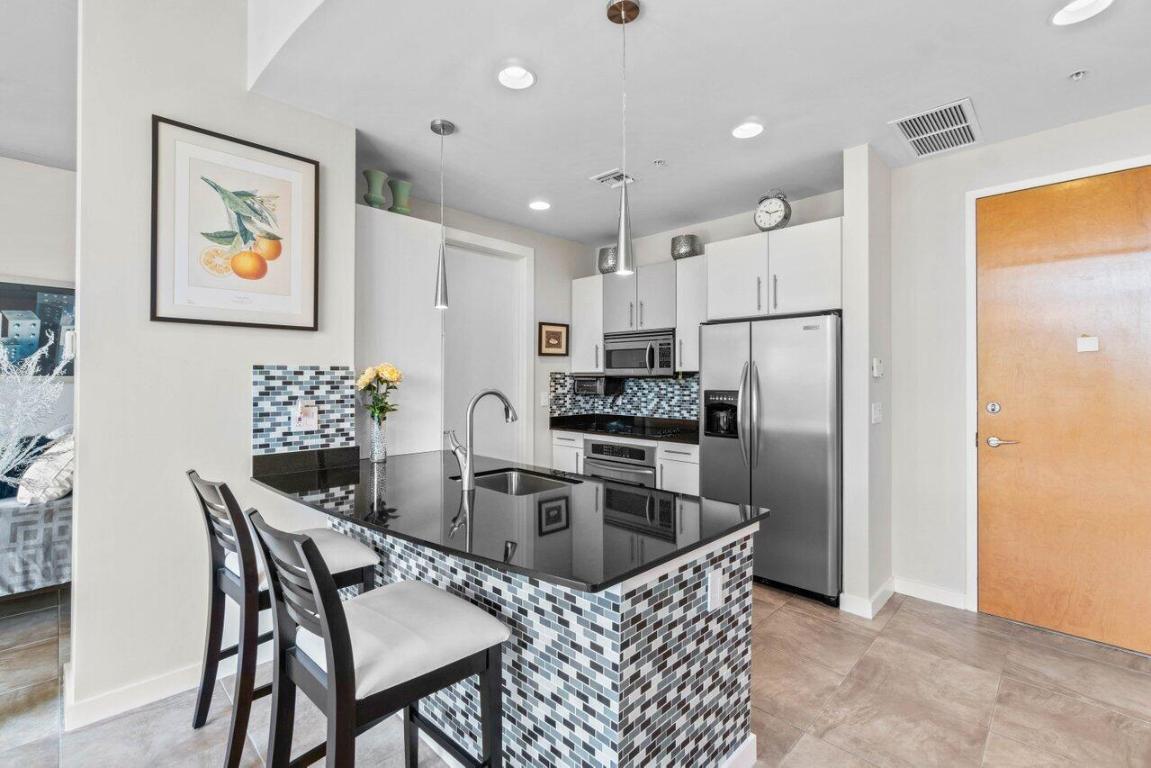 335 SE 6th Avenue 304