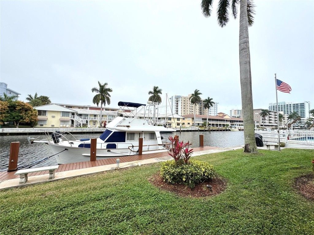 Photo of 2841 NE 32nd Street #10, Fort Lauderdale, FL 33306 (MLS # F10482849)