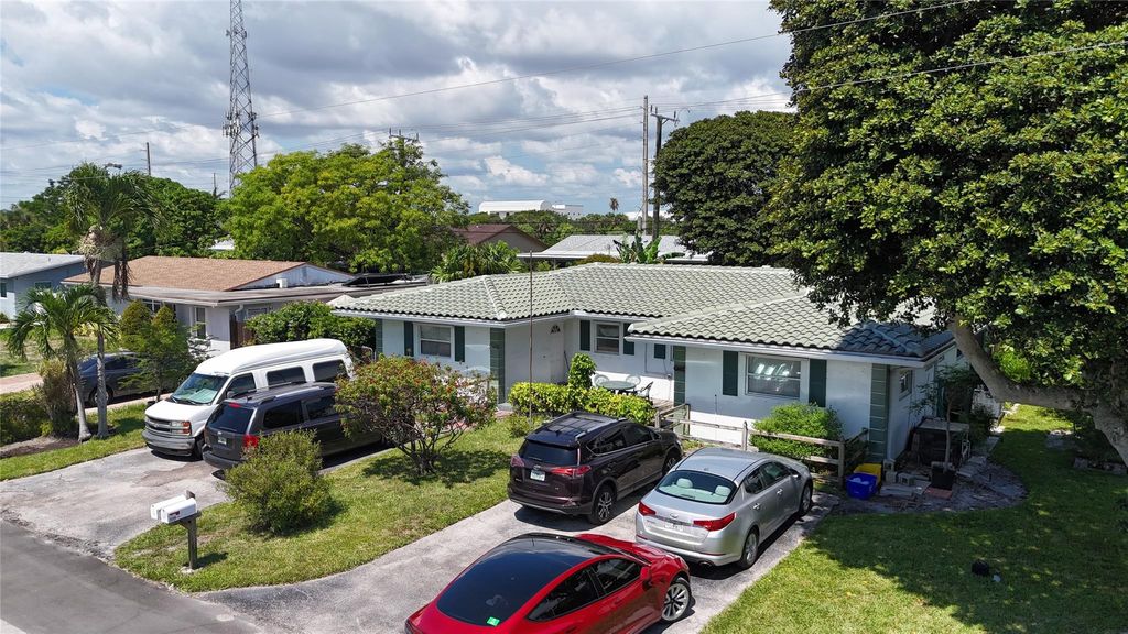 Photo of 2597 NE 2nd Avenue, Boca Raton, FL 33431 (MLS # F10450044)