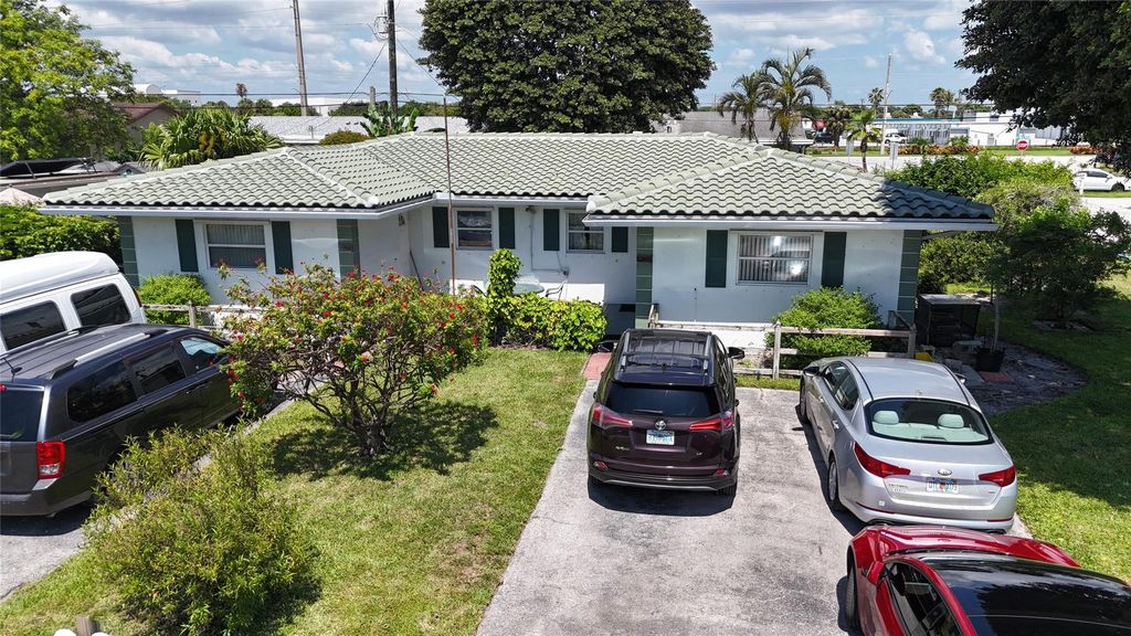 Photo of 2597 NE 2nd Ave, Boca Raton, FL 33431 (MLS # F10450044)