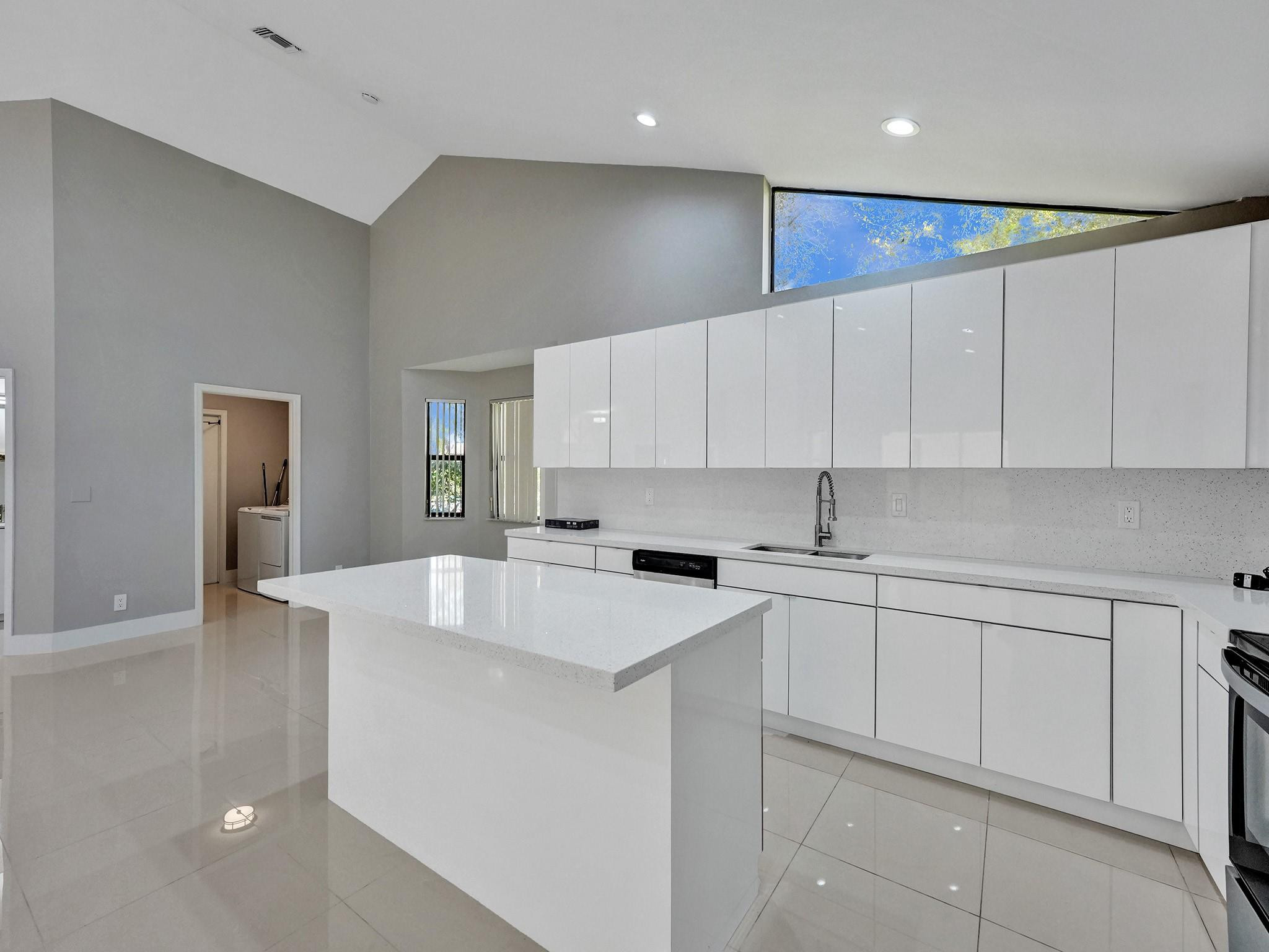 NORTH SPRINGS - Residential Lease