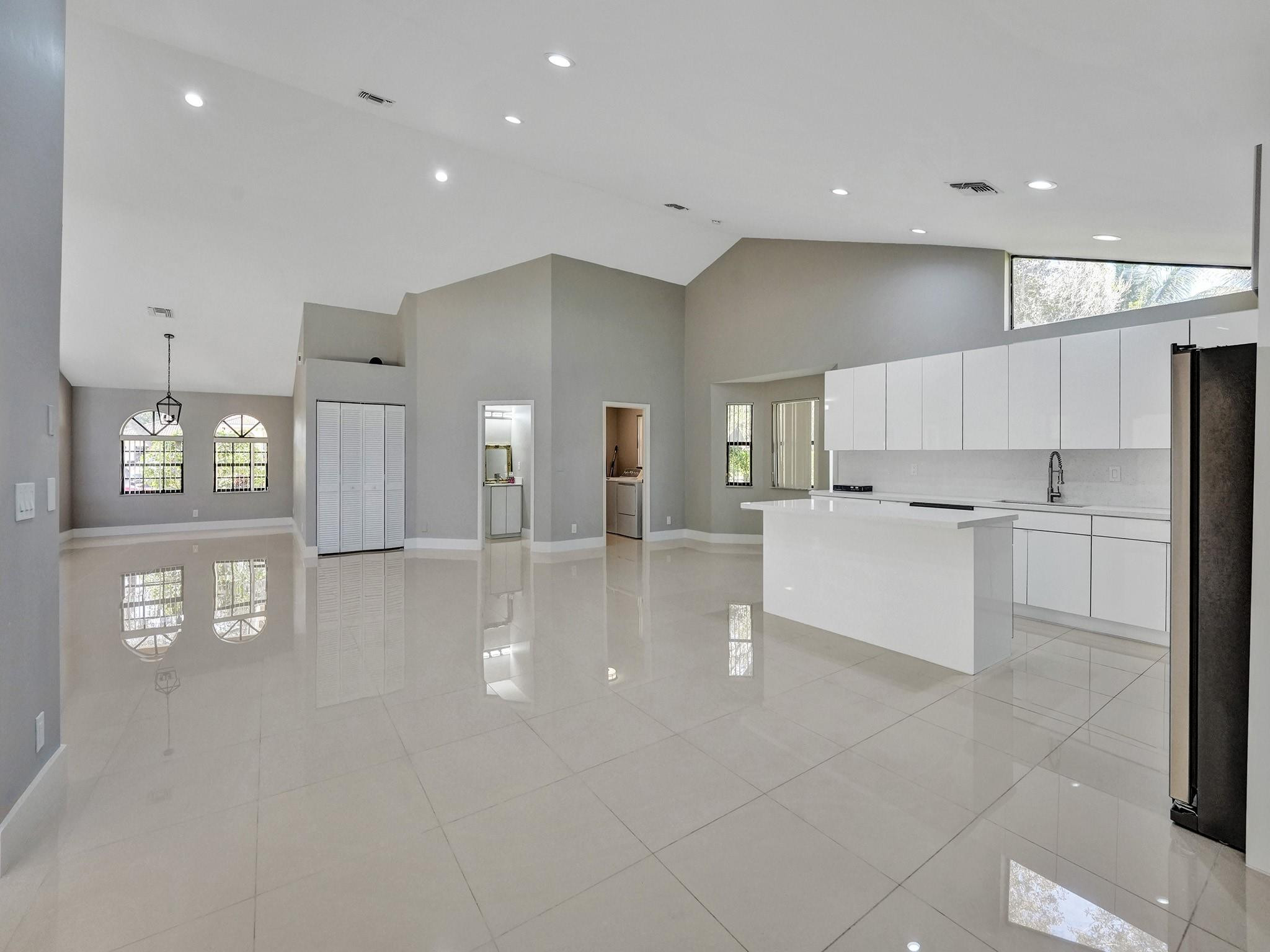 NORTH SPRINGS - Residential Lease
