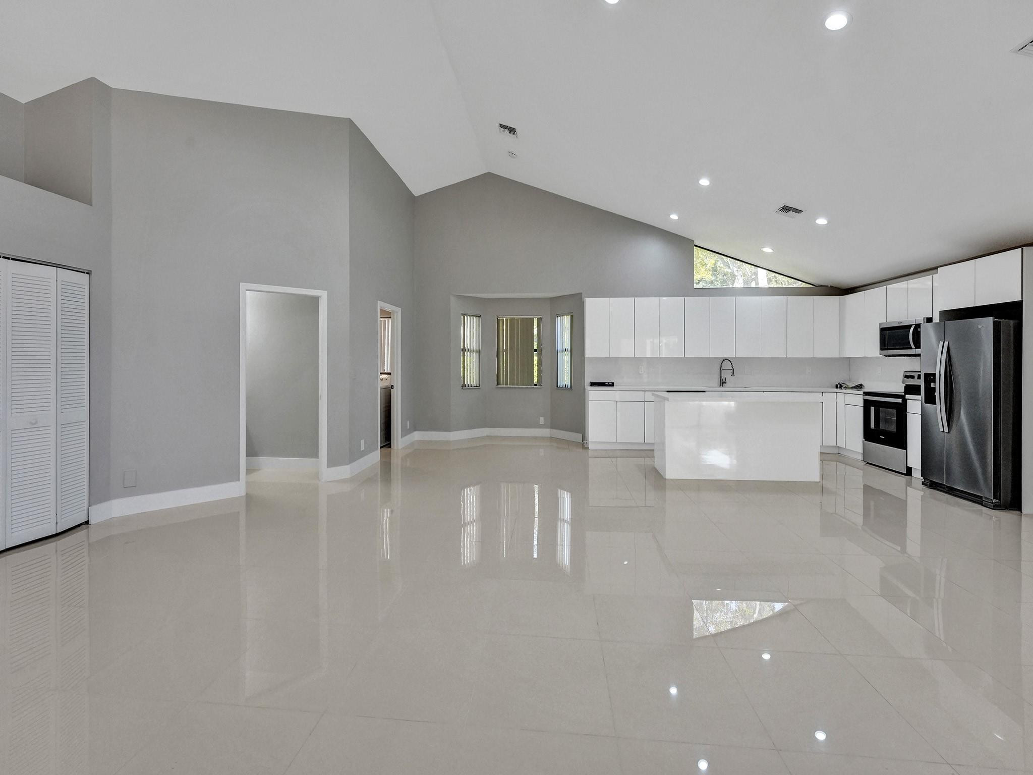 NORTH SPRINGS - Residential Lease
