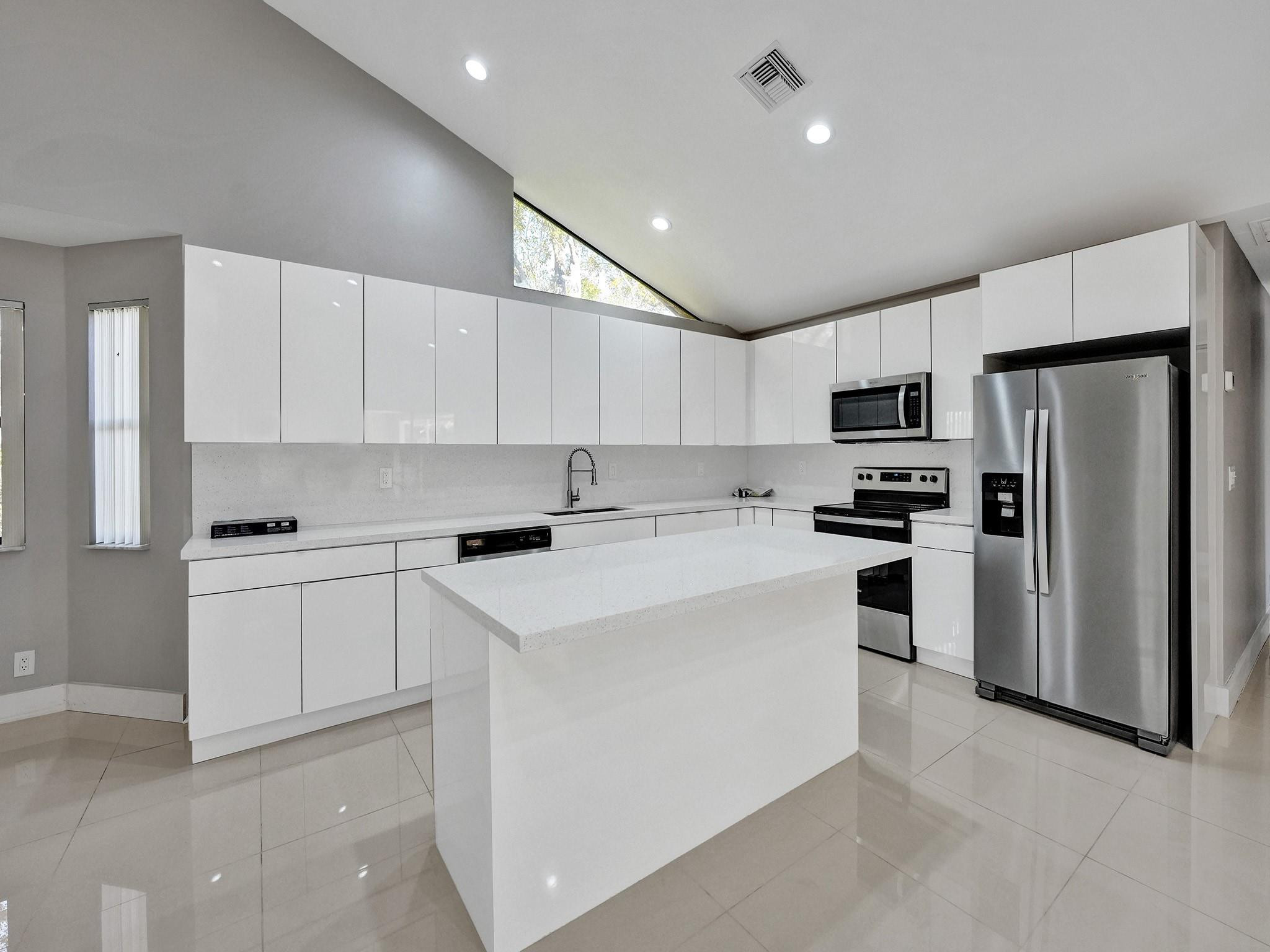 NORTH SPRINGS - Residential Lease