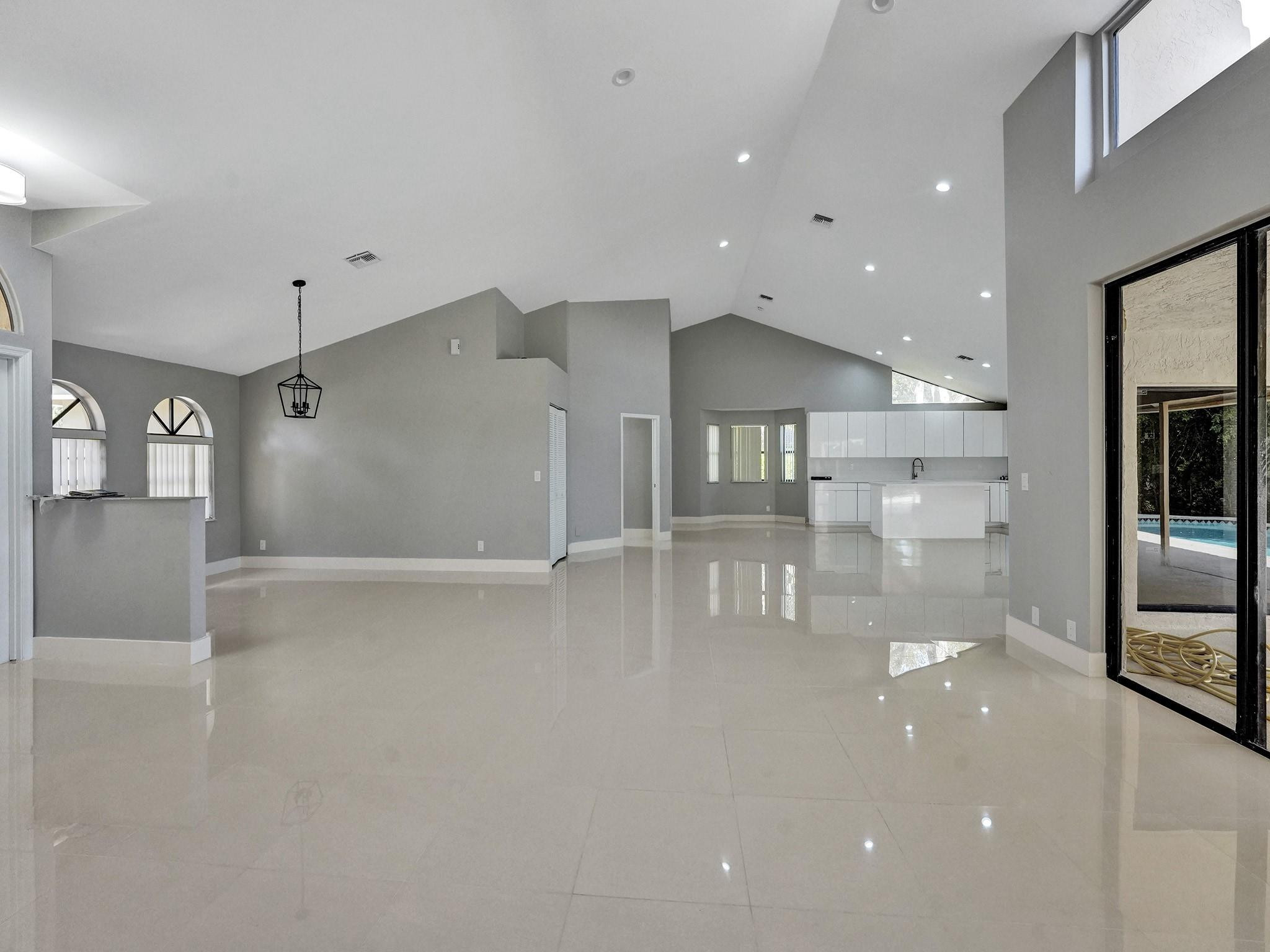 NORTH SPRINGS - Residential Lease