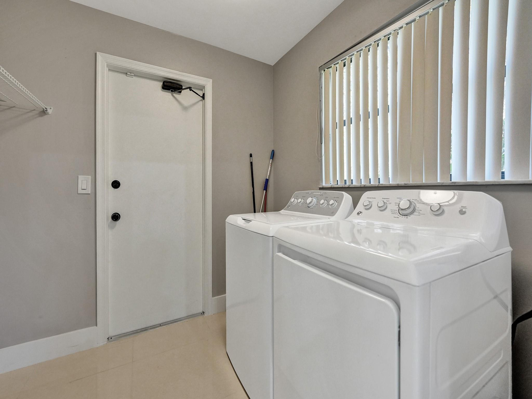 NORTH SPRINGS - Residential Lease