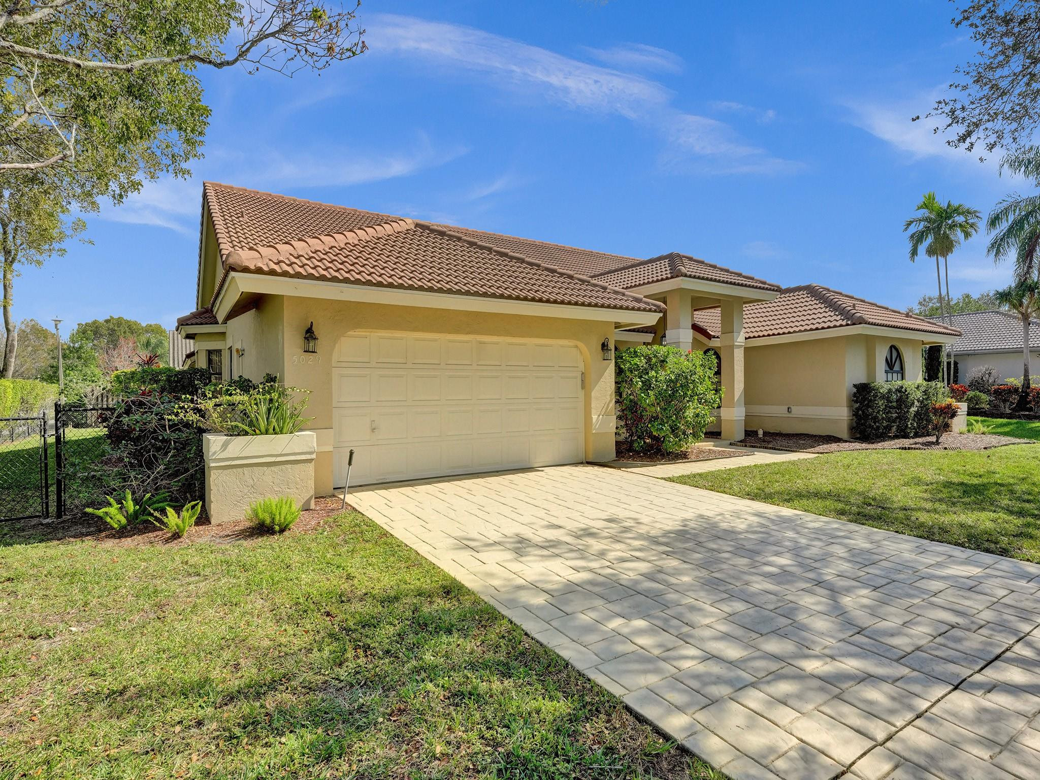 NORTH SPRINGS - Residential Lease