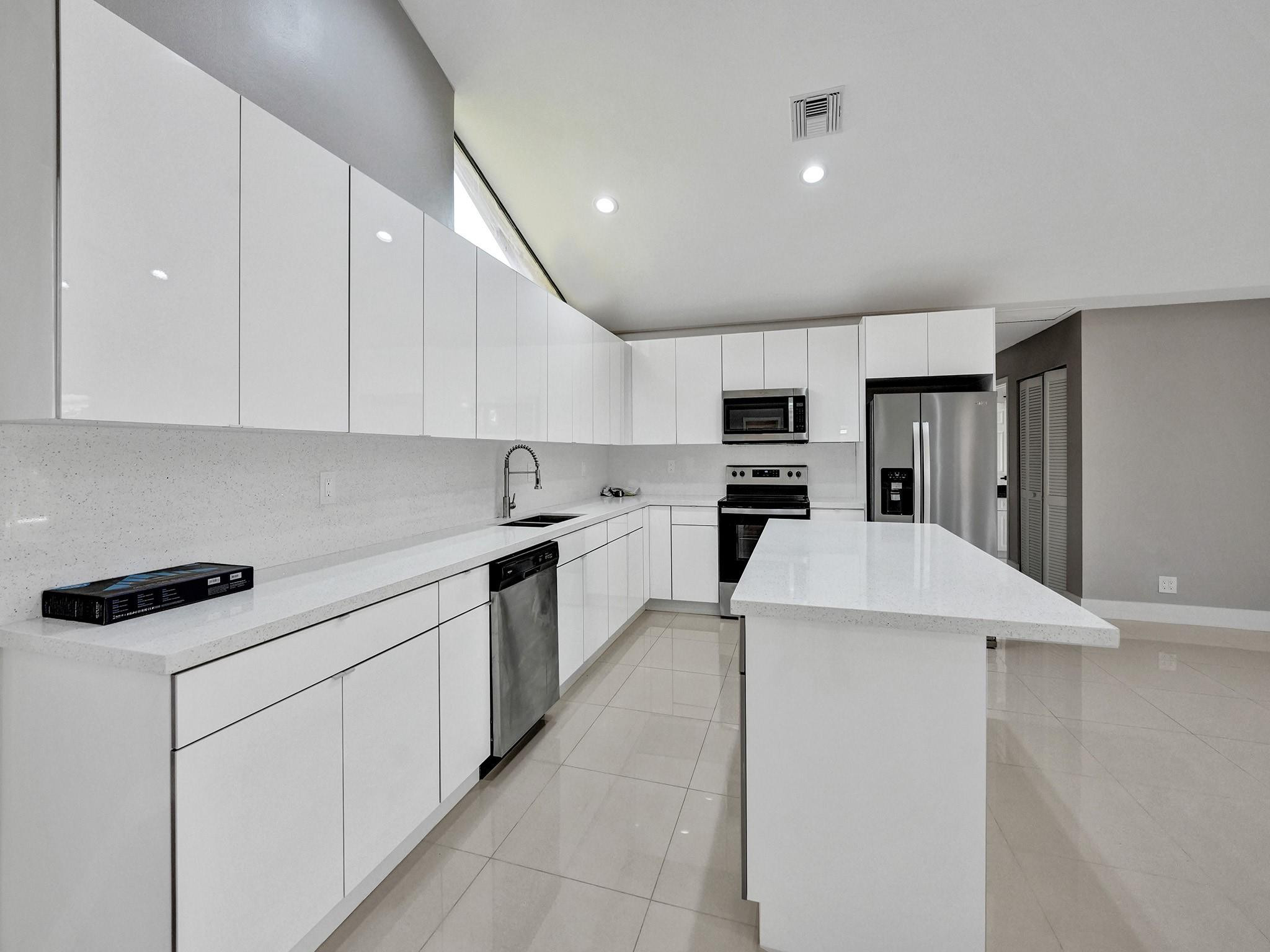 NORTH SPRINGS - Residential Lease