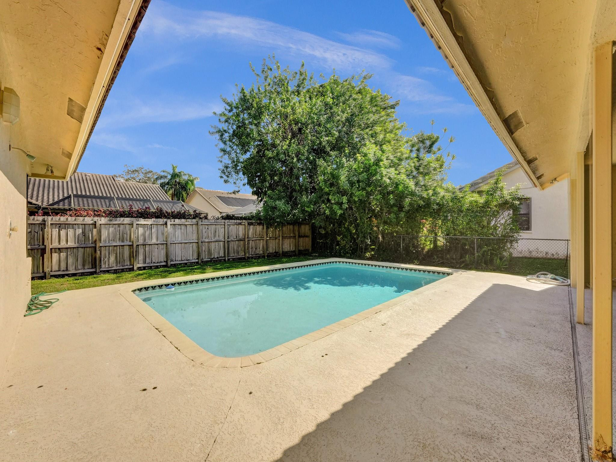 NORTH SPRINGS - Residential Lease