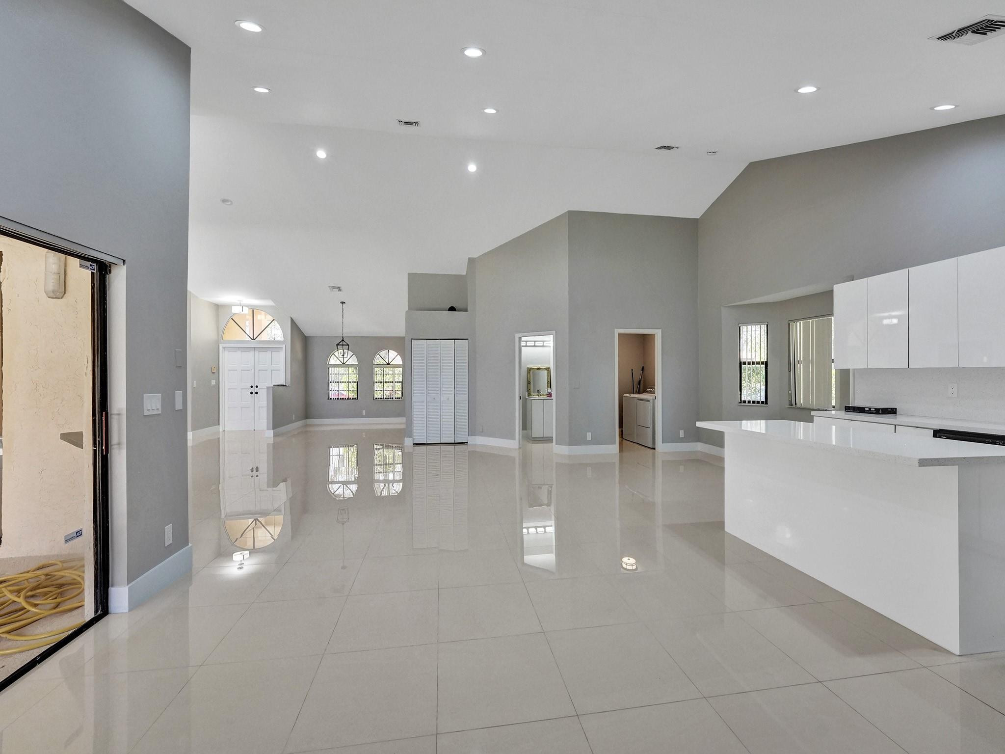 NORTH SPRINGS - Residential Lease