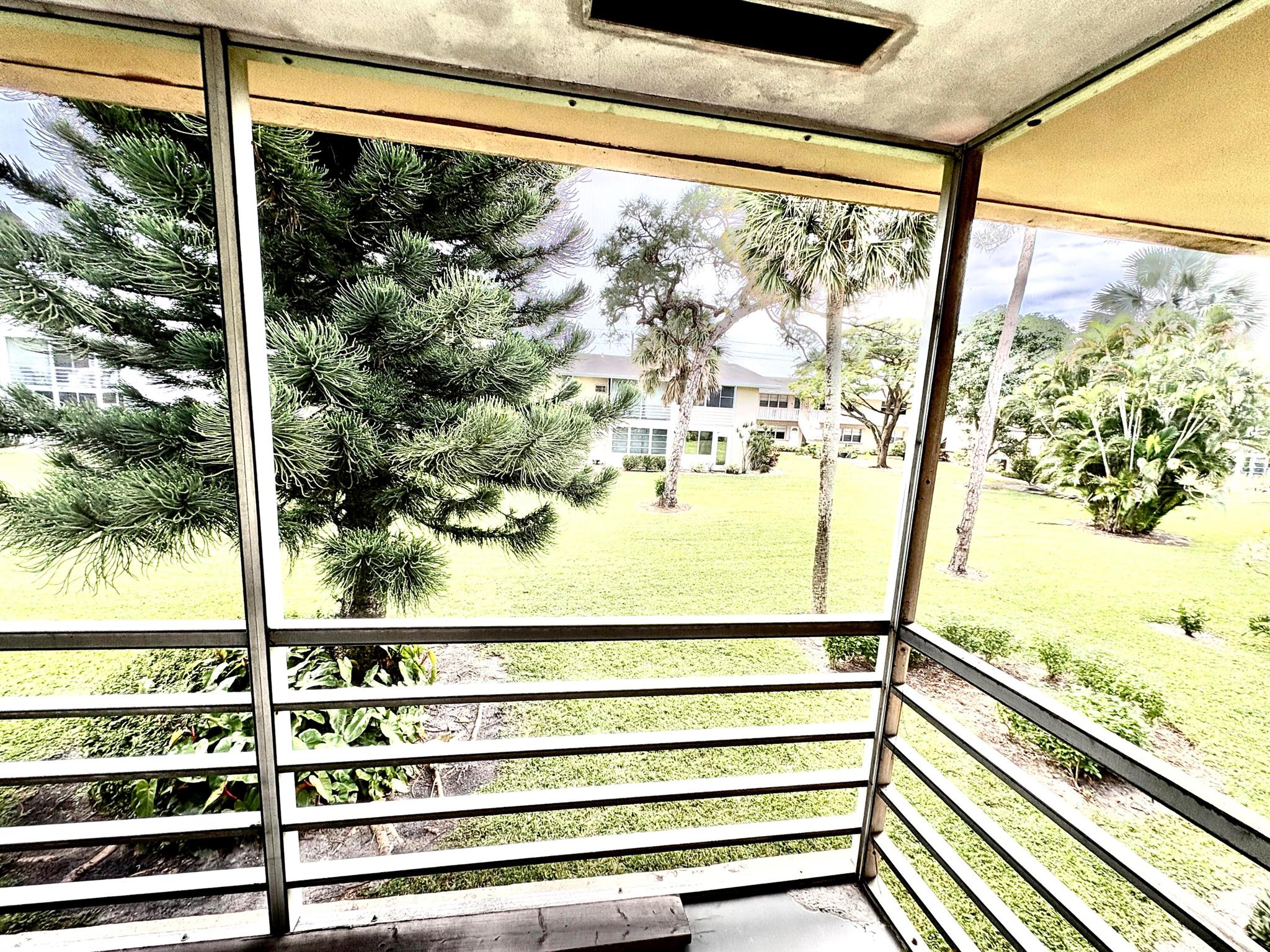 CENTURY VILLAGE / SALISBU - Residential Lease