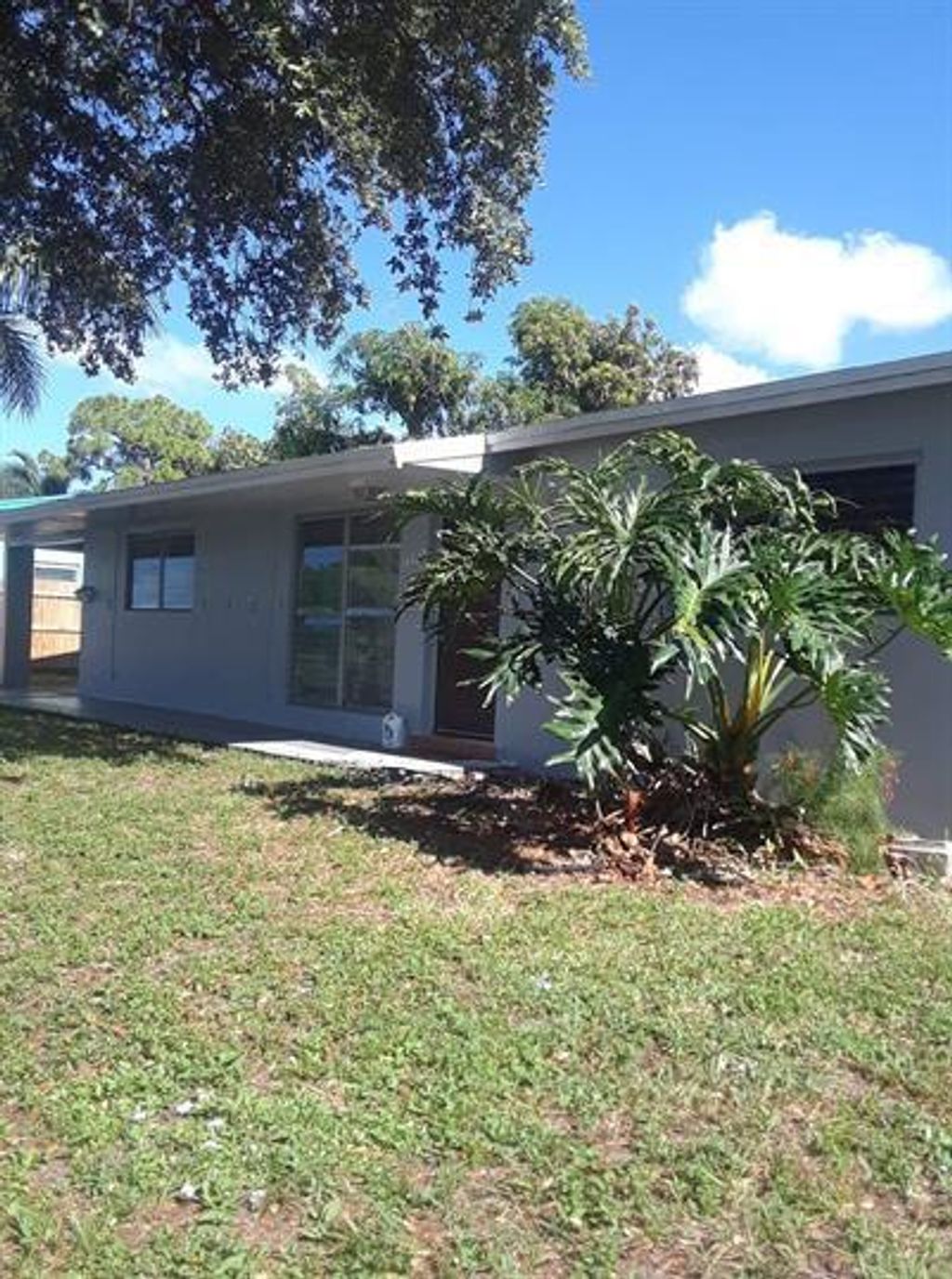 Photo of 223 SE 14th Place, Deerfield Beach, FL 33441 (MLS # B26024634)