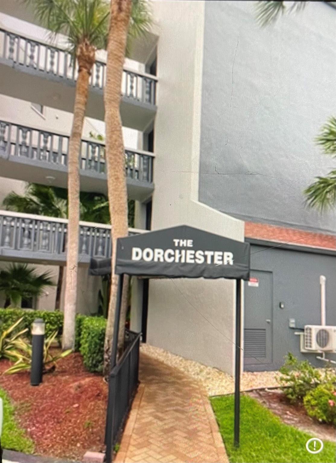 SPACIOUS 2BR 2 BA CONDO OVERLOOKING THE POOL AND GOLF COURSE. CONVENIENTLY LOCATED NEAR SHOPPING, BEACHES AND DINING WITH TENNIS, PICKLEBALL, GOLF, FITNESS CENTER, BANQUET ROOM, RESTAURANT, POOLS. SELLING FURNISHED OR UNFURNISHED!