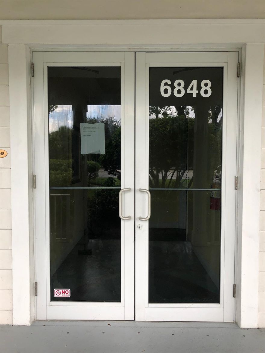 PERFECT LOCATION FOR PROFESSIONALS, END UNIT, OPERABLE WINDOWS FACING GRIFFIN ROAD, ON SITE FED EX BOX, GREAT VISIBILITY, AMAZING TRAFFIC COUNT, APPRX 50,000 CARS A DAY, OFFICE IS EQUIPPED WITH A HANDICAPPED BATHROOM, IMPACT WINDOWS AND DOORS, FIRE SPRINKLER SYSTEM, CLOSE TO MAJOR ROADS AND AIRPORT, TRUELY A MUST SEE