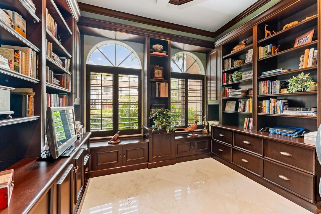 HARBOUR ISLES - Residential