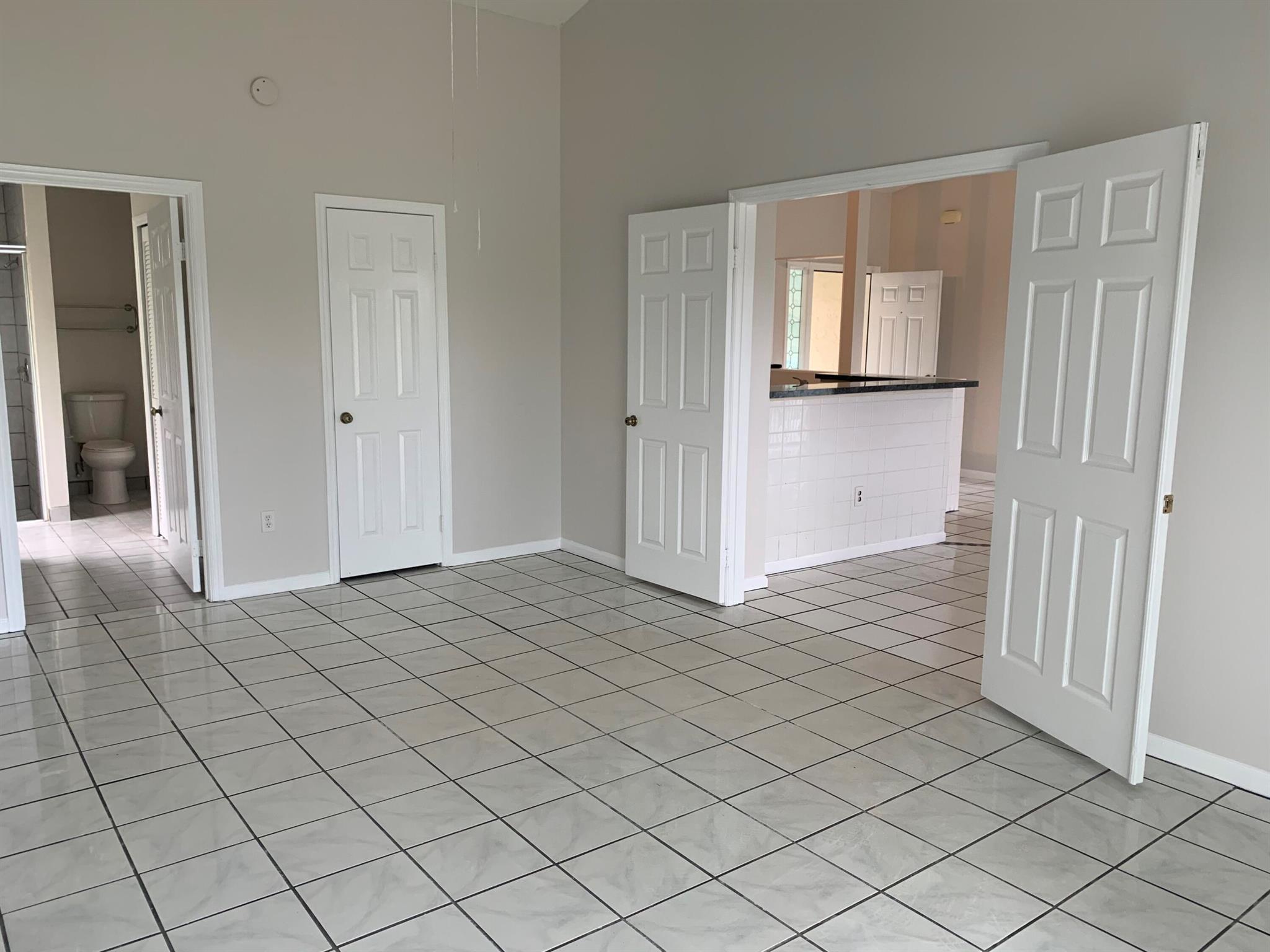 STONEHAVEN 1 - Residential Lease