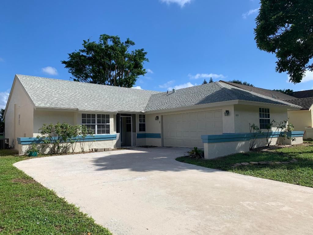 Photo of 1824 Edgewater Drive, Boynton Beach, FL 33436 (MLS # R11147245)