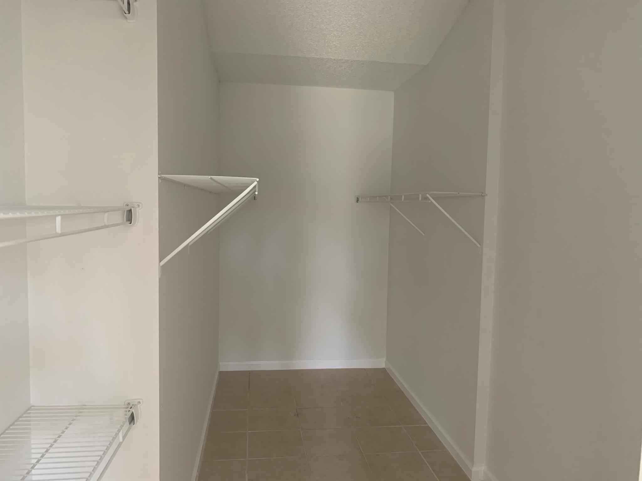 STONEHAVEN 1 - Residential Lease