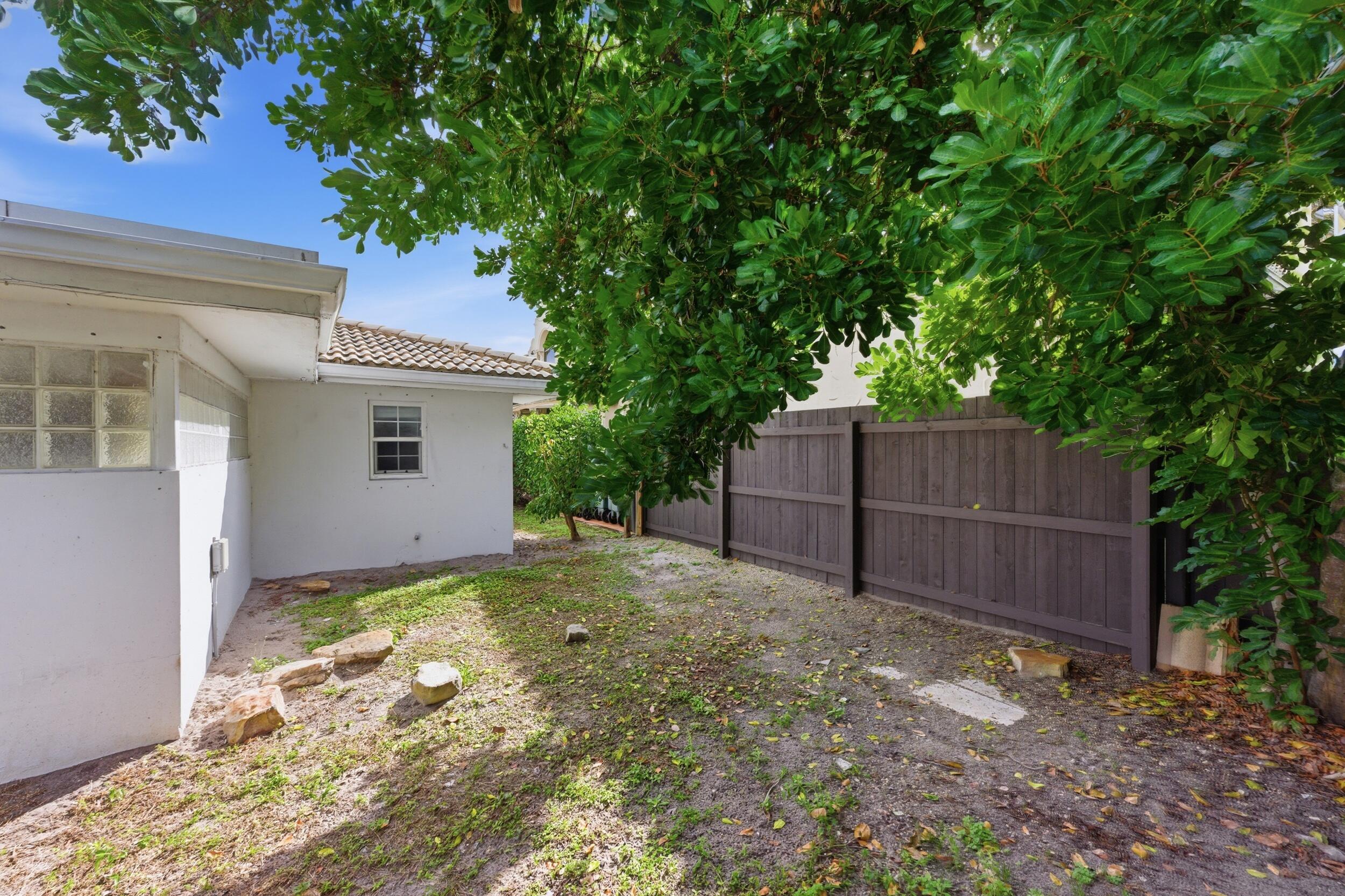 VENETIAN ISLES 3RD SEC - Residential