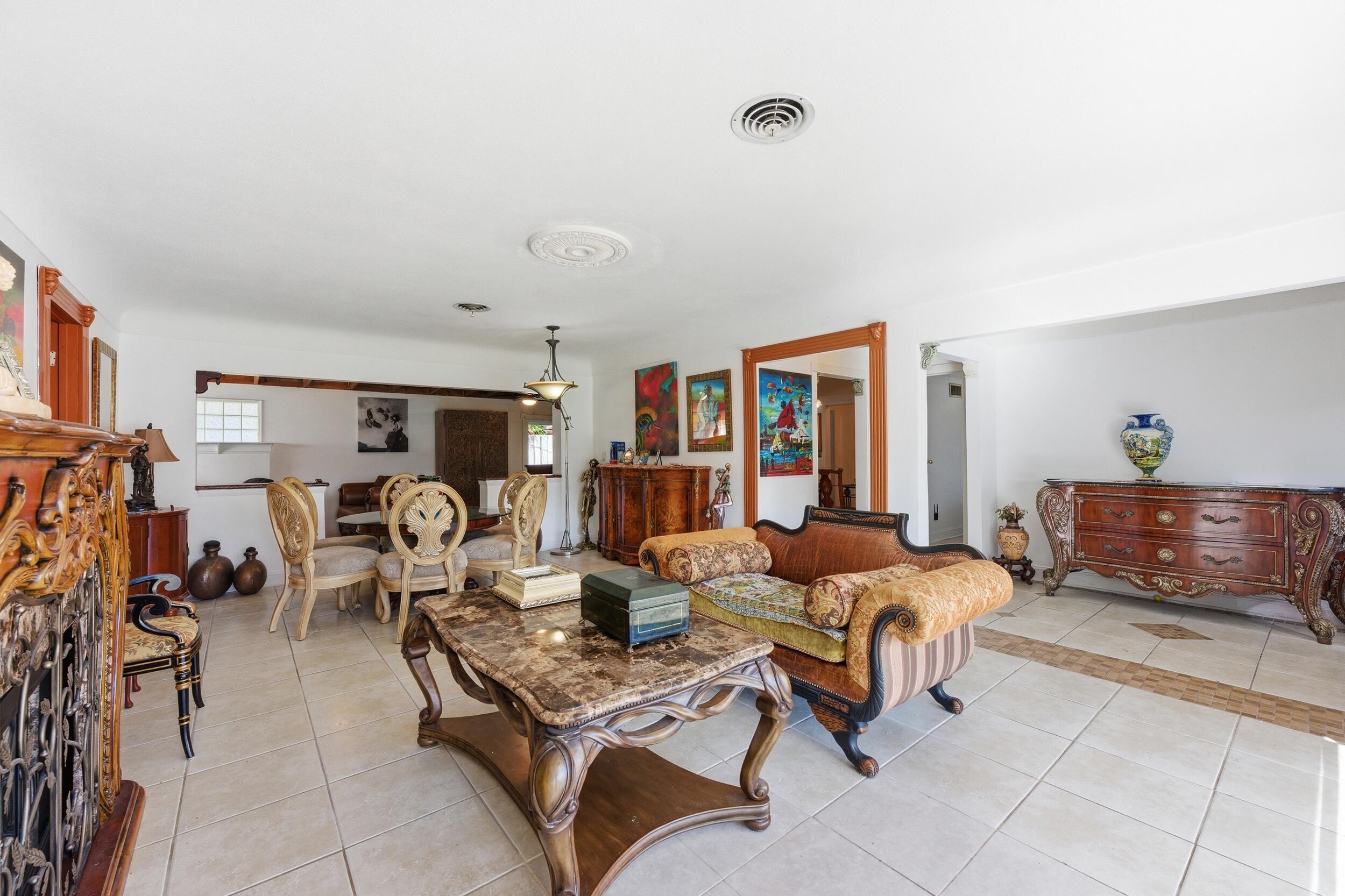 VENETIAN ISLES 3RD SEC - Residential