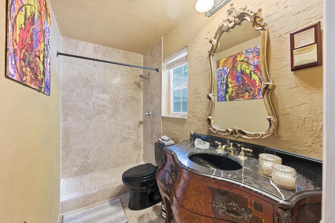 VENETIAN ISLES 3RD SEC - Residential