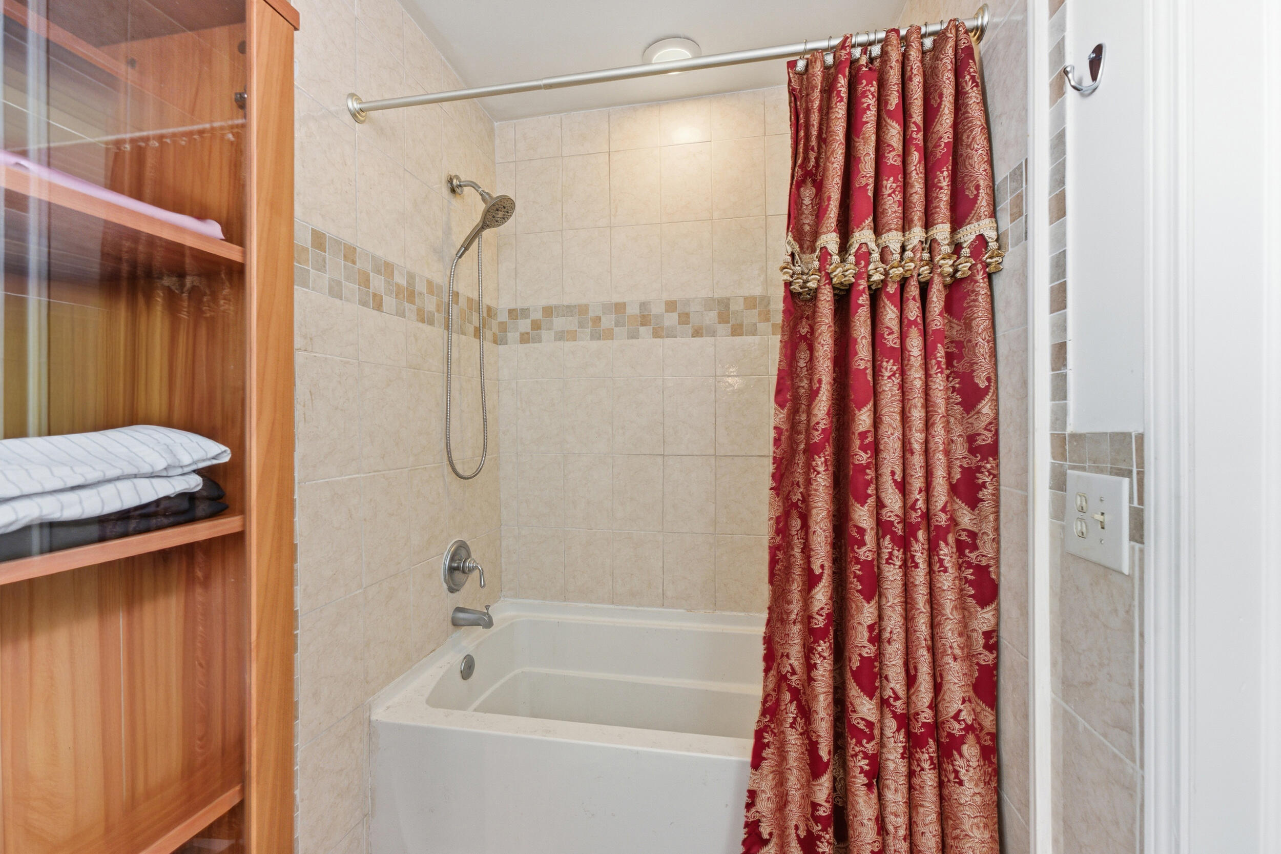 VENETIAN ISLES 3RD SEC - Residential