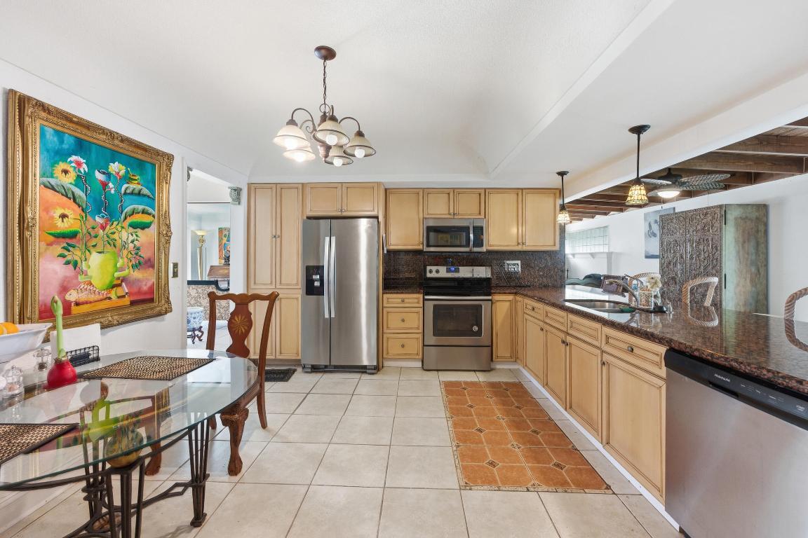 VENETIAN ISLES 3RD SEC - Residential