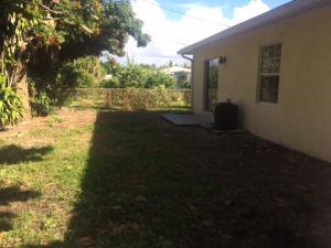 SEACREST ESTATES - Residential Lease