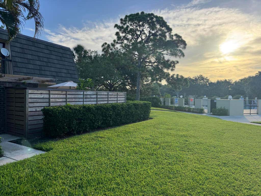 Photo of 423 4th Terrace, Palm Beach Gardens, FL 33418 (MLS # B26045315)
