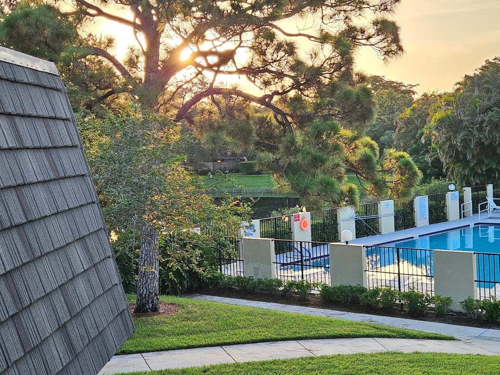 Photo of 423 4th Terrace, Palm Beach Gardens, FL 33418 (MLS # B26045315)