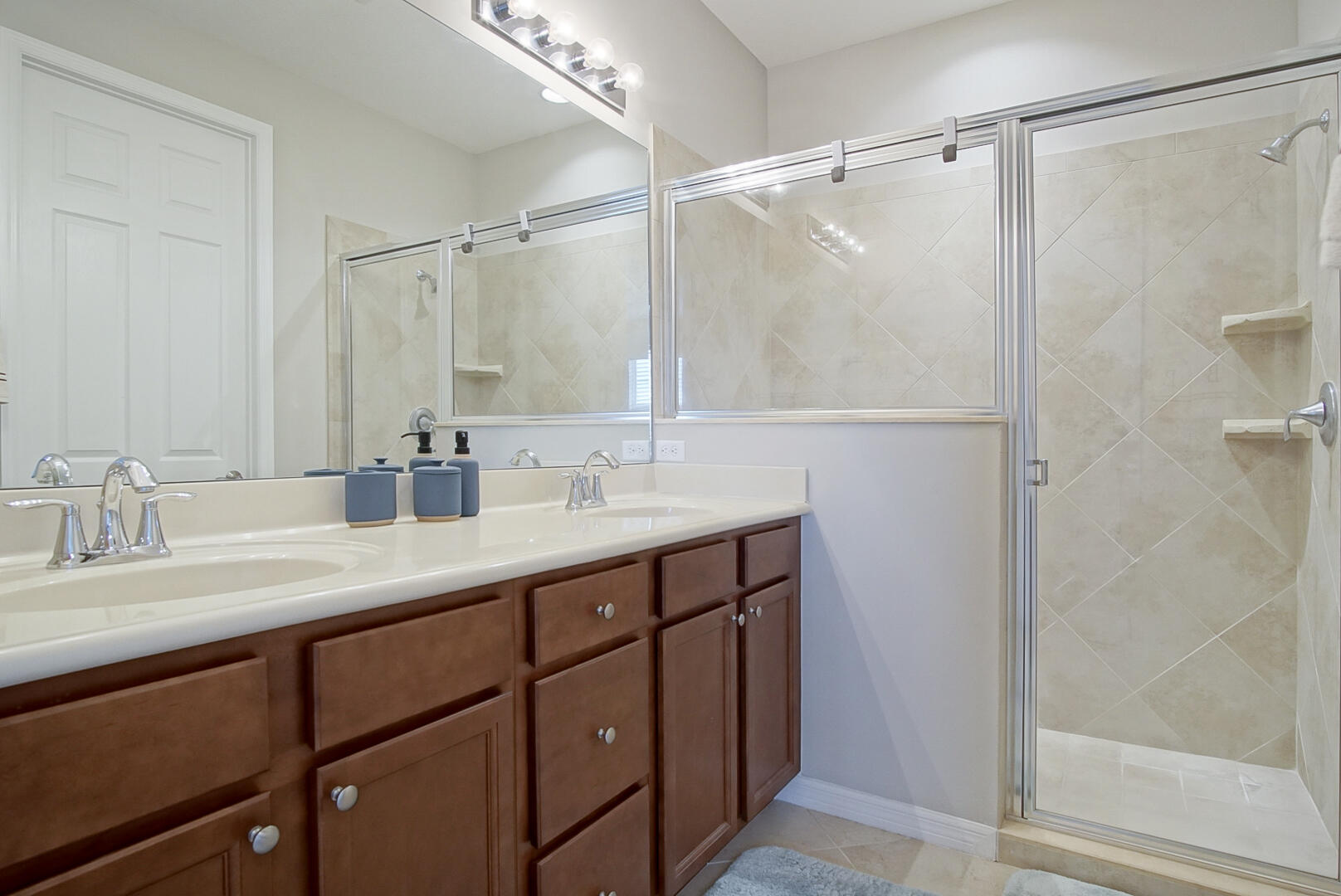 RIVER GLEN - Residential