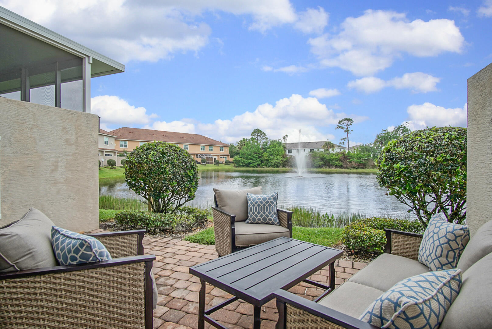 RIVER GLEN - Residential