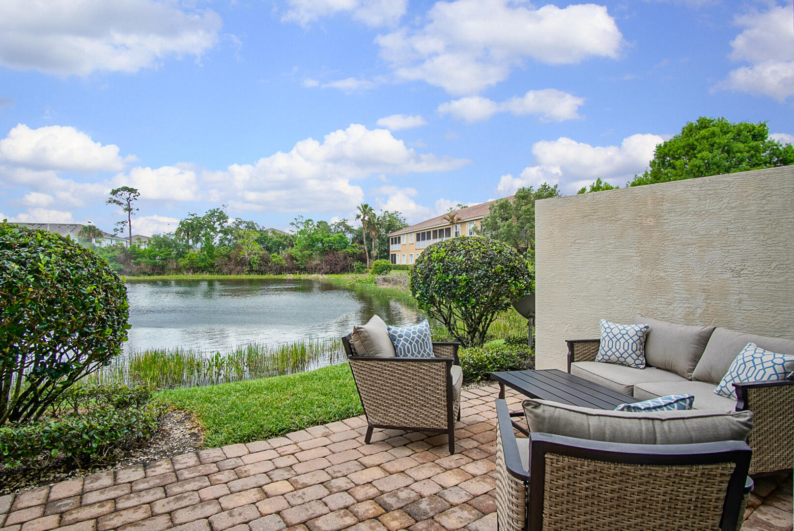 RIVER GLEN - Residential