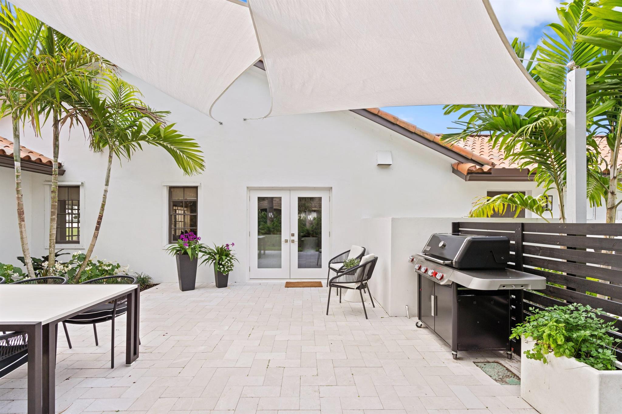 PRESIDENT COUNTRY CLUB 4 - Residential