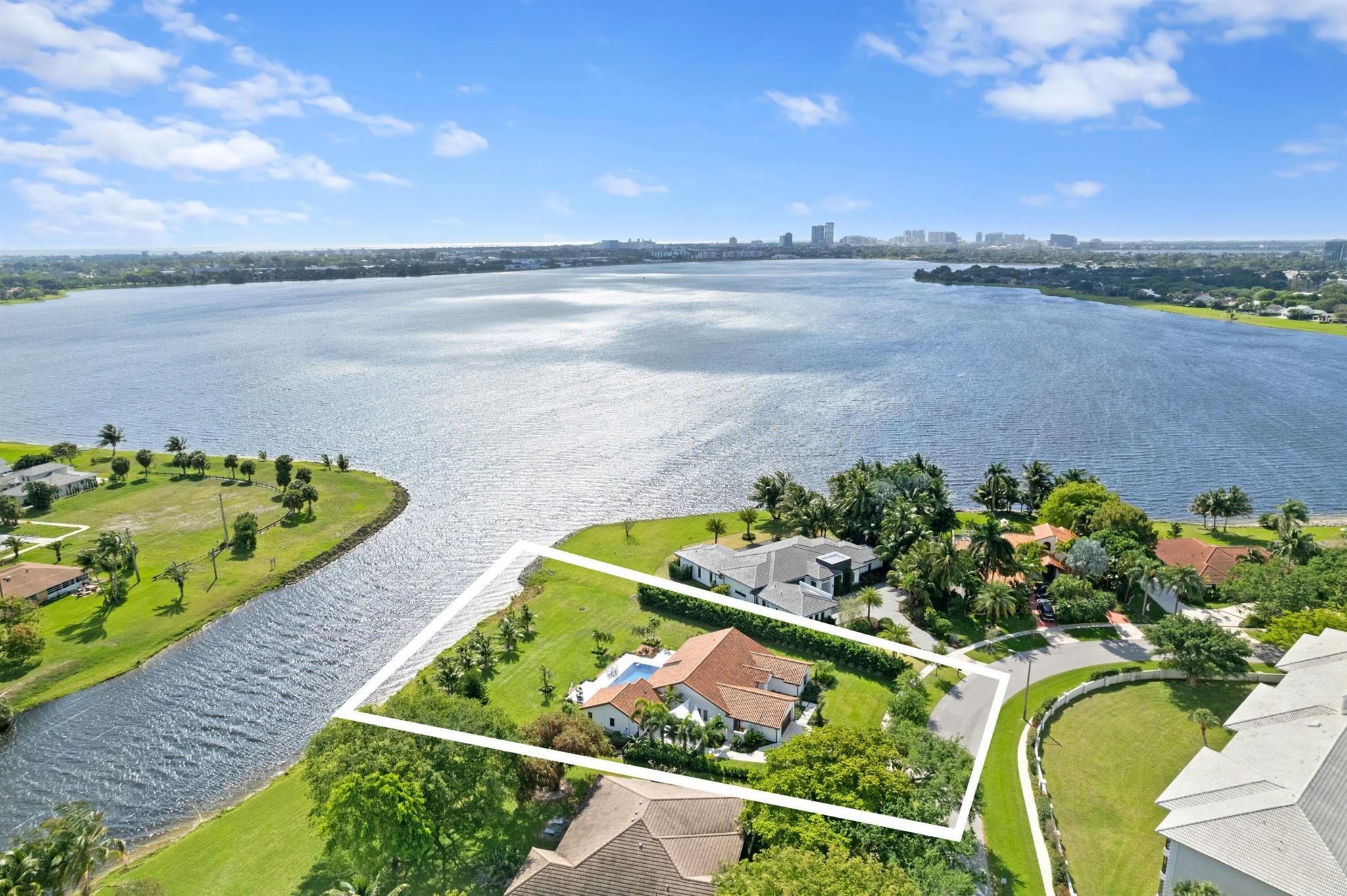 PRESIDENT COUNTRY CLUB 4 - Residential