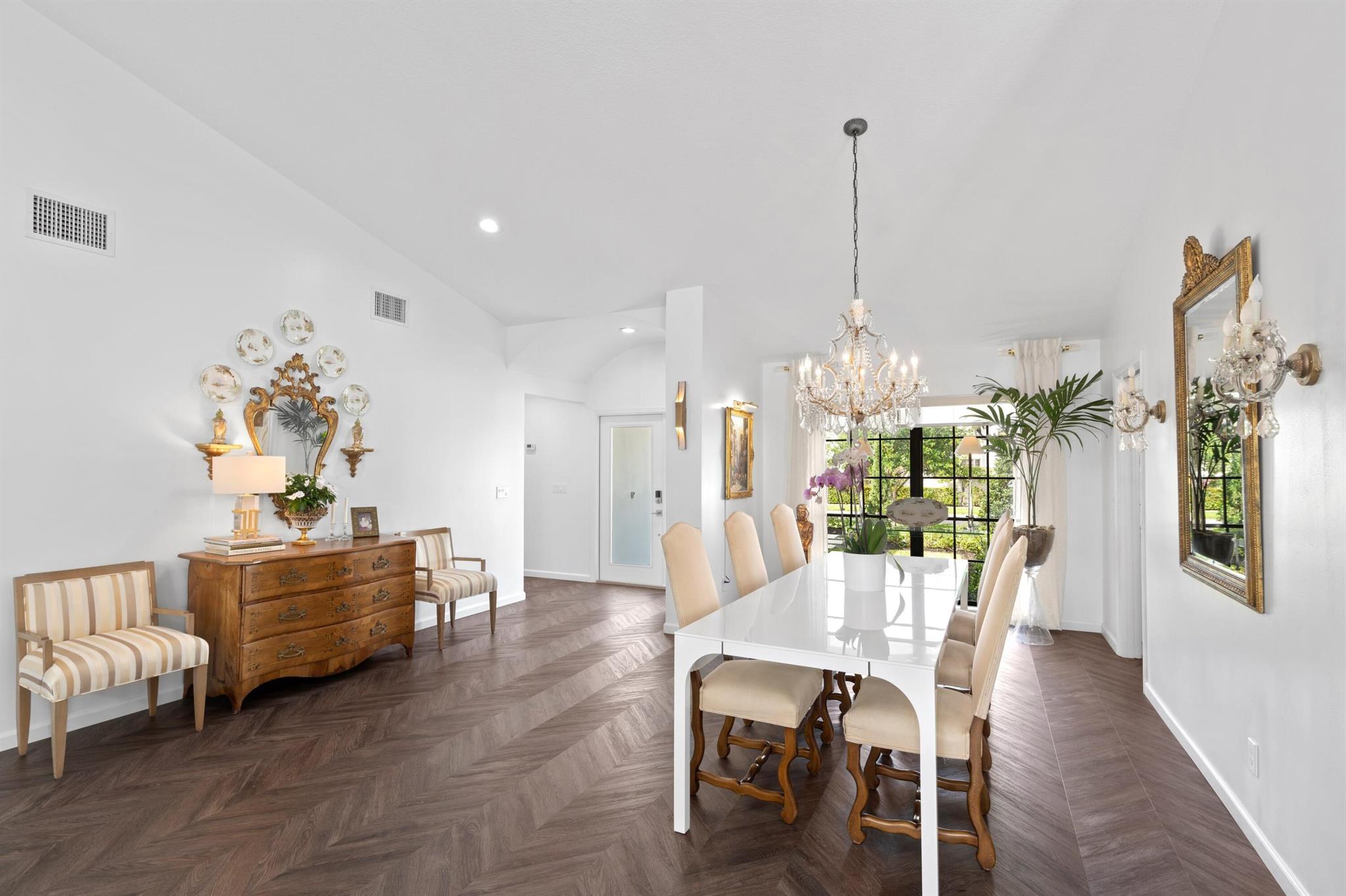 PRESIDENT COUNTRY CLUB 4 - Residential