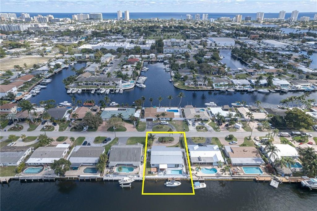 Photo of 371 SE 16th Ave, Pompano Beach, FL 33060 (MLS # F10368103)