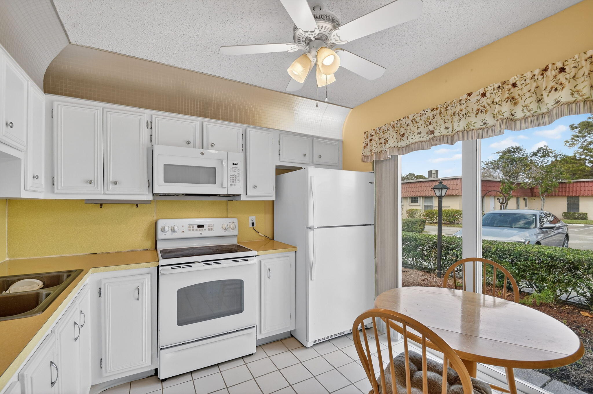 COVERED BRIDGE CONDO - Residential