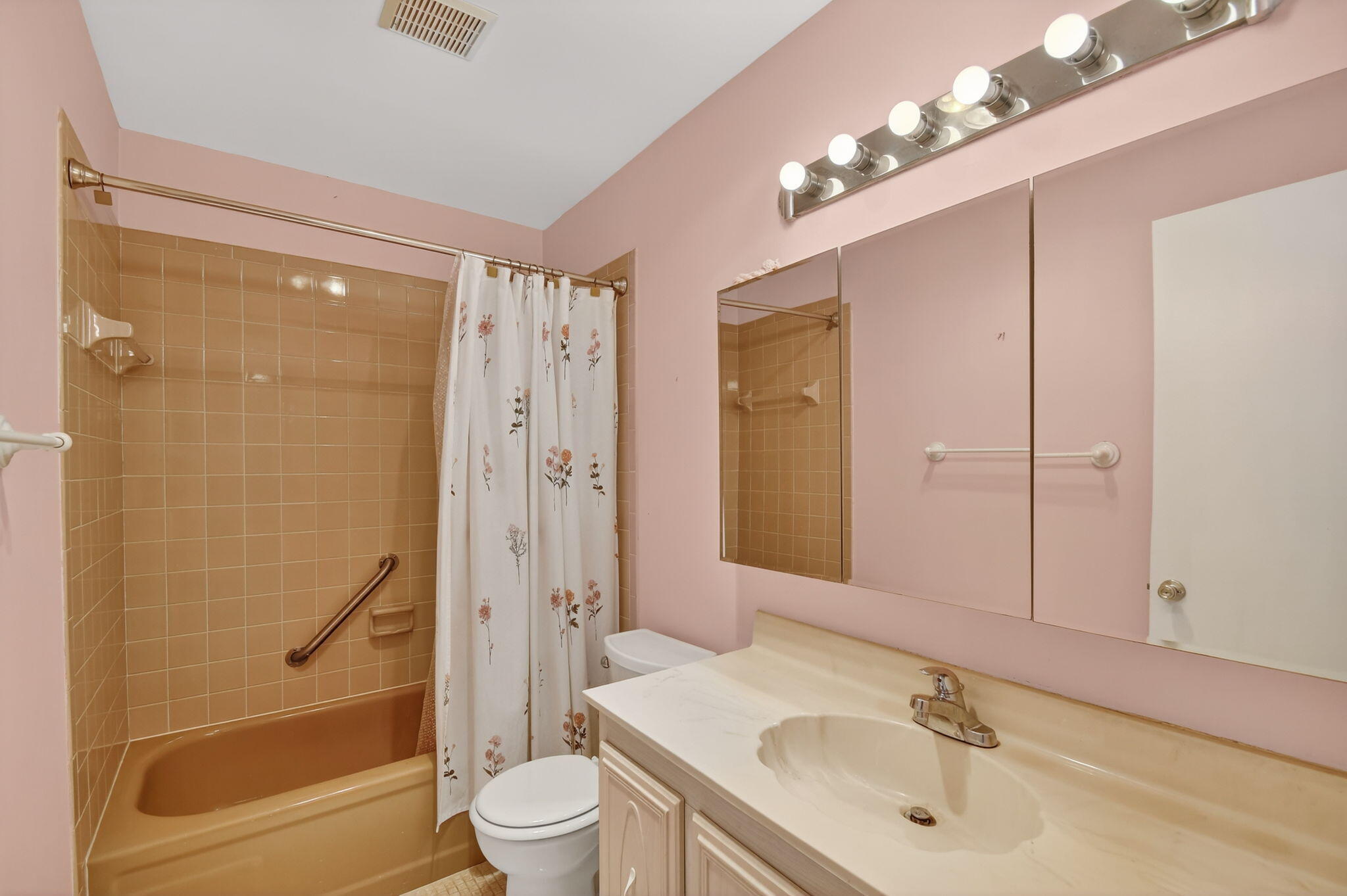 COVERED BRIDGE CONDO - Residential