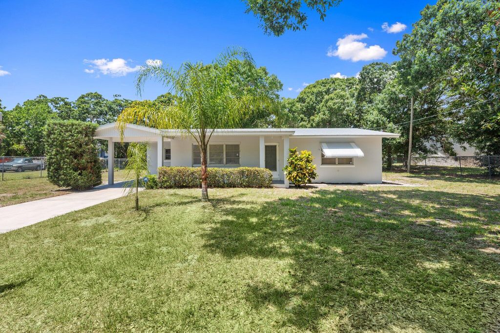 Photo of 903 S 27th Street, Fort Pierce, FL 34947 (MLS # R11094135)