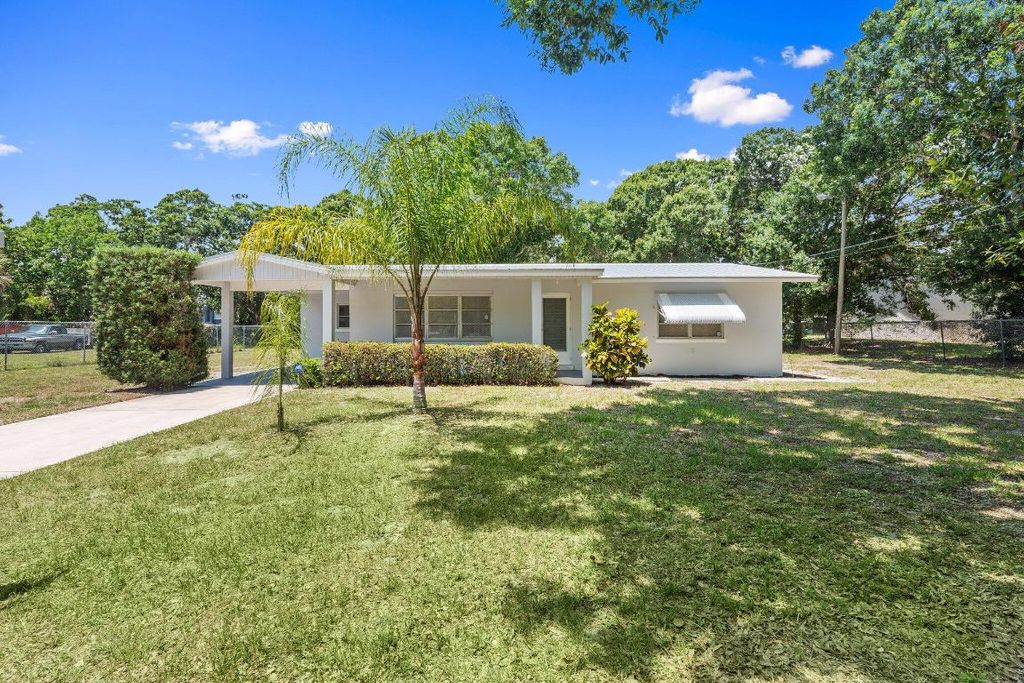 Photo of 903 S 27th Street, Fort Pierce, FL 34947 (MLS # R11094135)