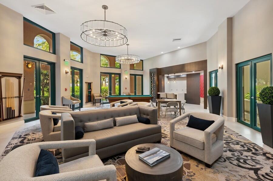 Mizner Court - Residential