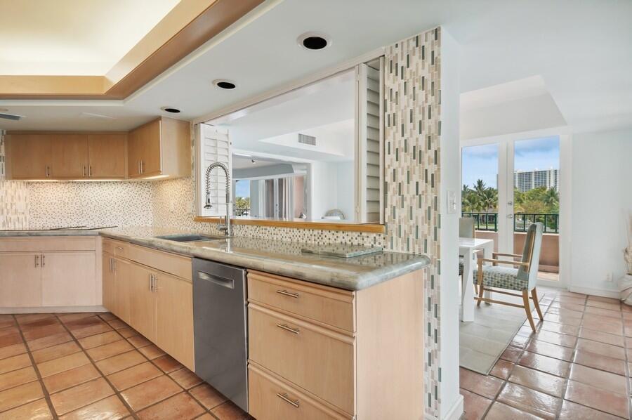 Mizner Court - Residential