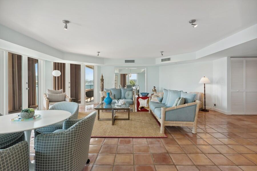 Mizner Court - Residential