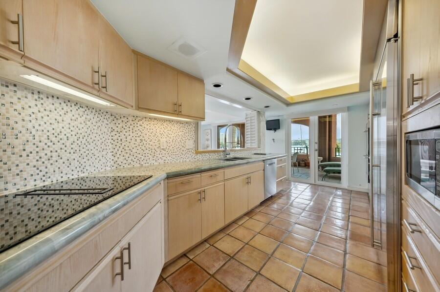 Mizner Court - Residential