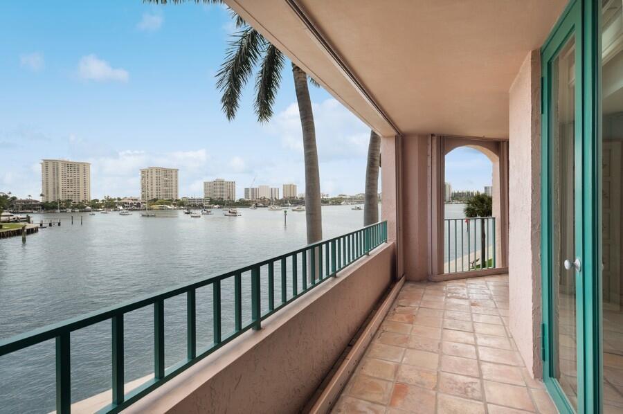 Mizner Court - Residential