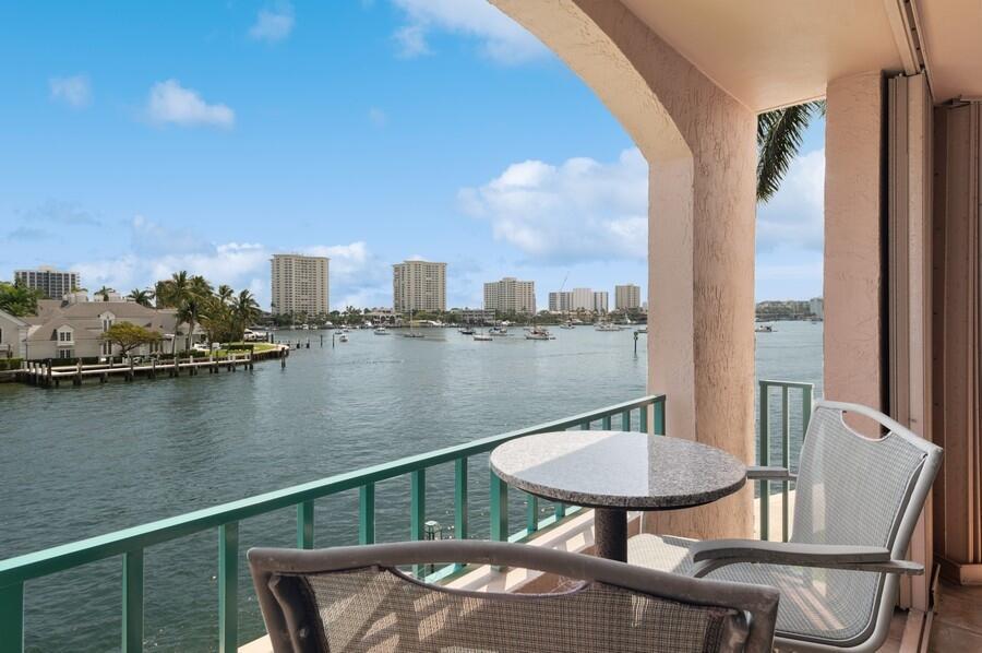 Mizner Court - Residential